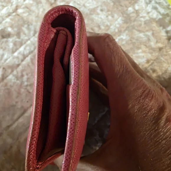 Vintage Prada Pink Leather Wallet with Gold Logo - Picture 9 of 10